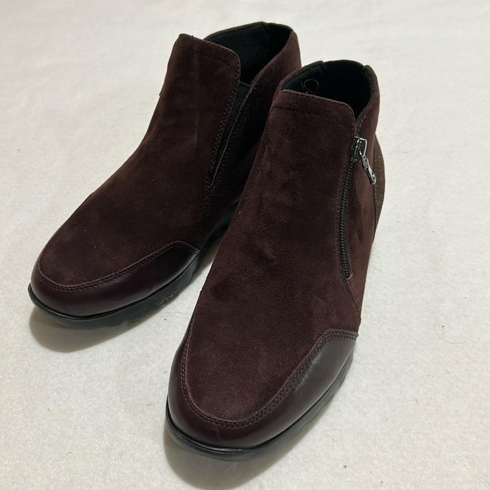 Munro Danika suede bootie